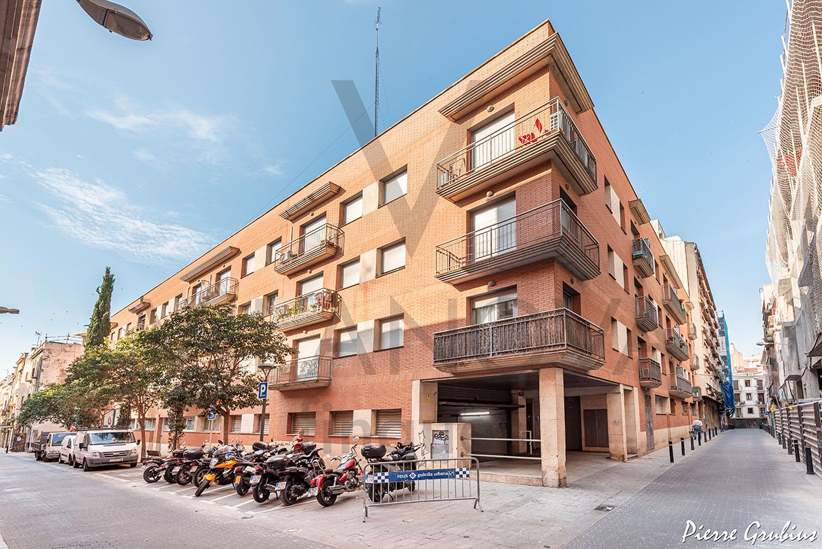 Vista exterior de Pis en venda en Reus amb Aire condicionat, Calefacció i Parquet