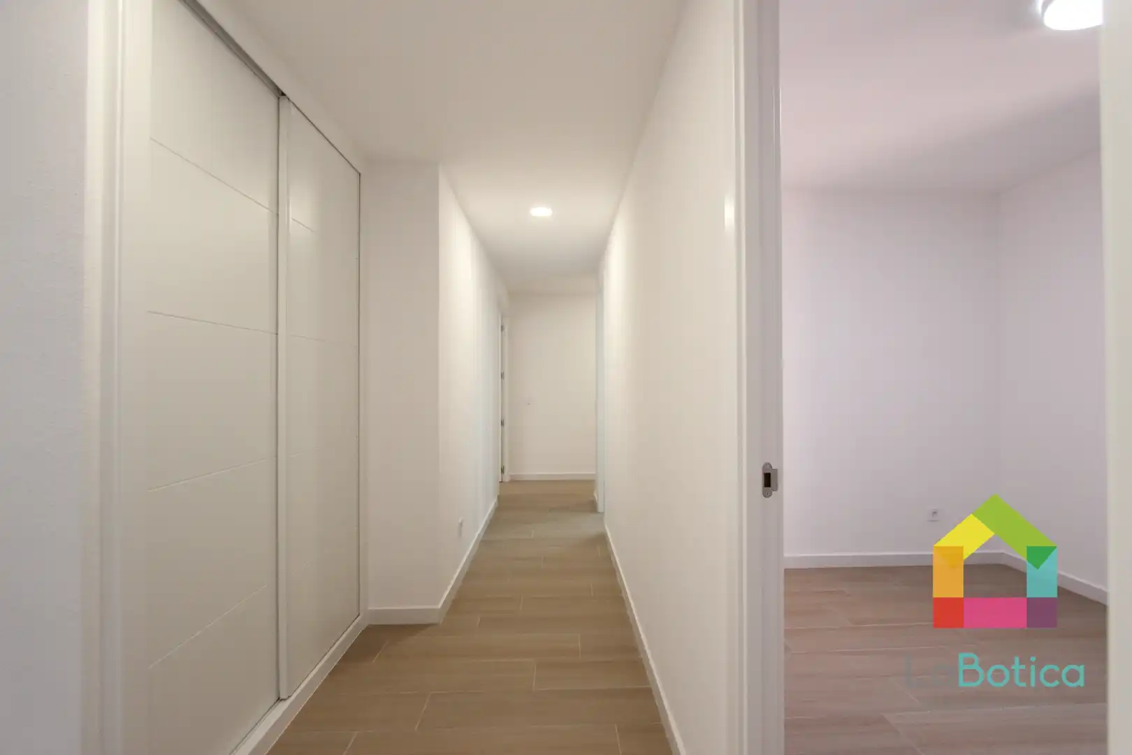 Flat for sale in Toledo  with Air Conditioner and Heating