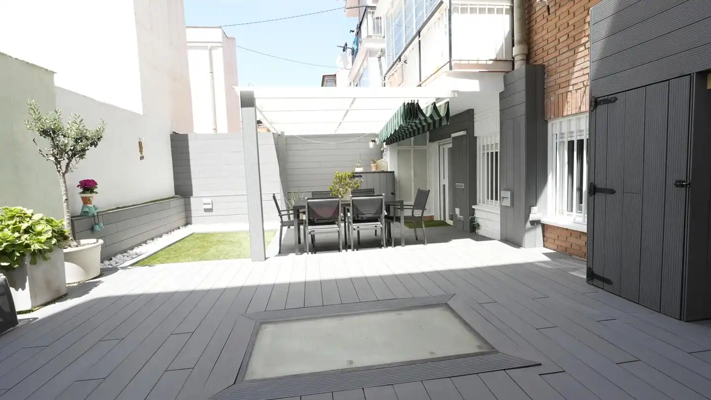 Terrassa de Pis en venda en Madrid amb Aire condicionat, Calefacció i Jardí privat