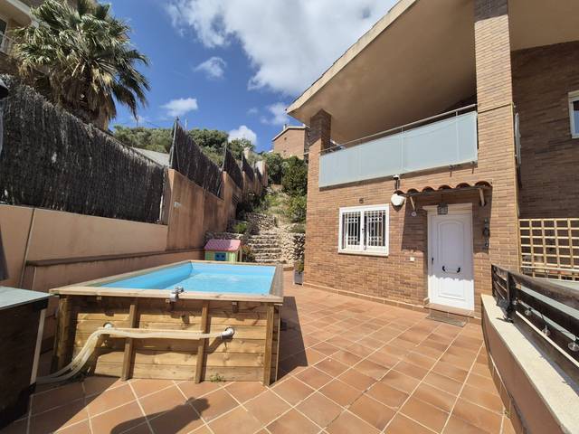 Casa-chalet en Venta en Carrer Esparraguera en Mas Trader - Corral d'En Tort - Corral d'En Cona