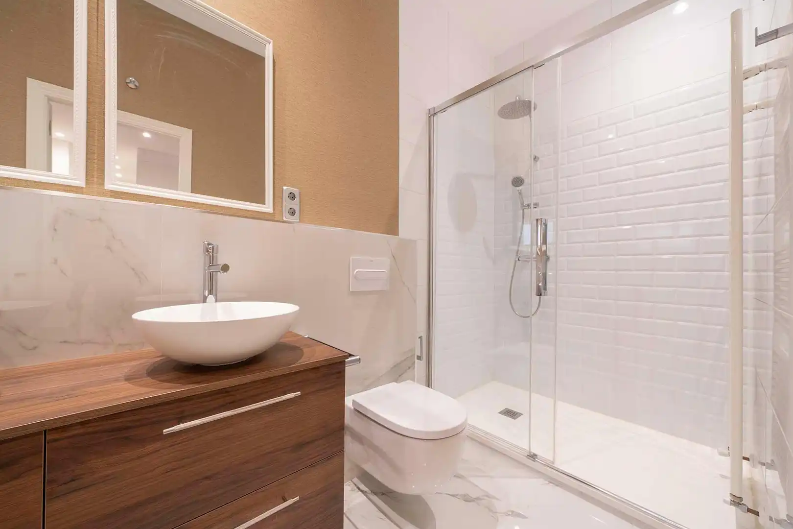 Badezimmer von Wohnung zur Miete in Madrid mit Klimaanlage, Heizung und Balkon