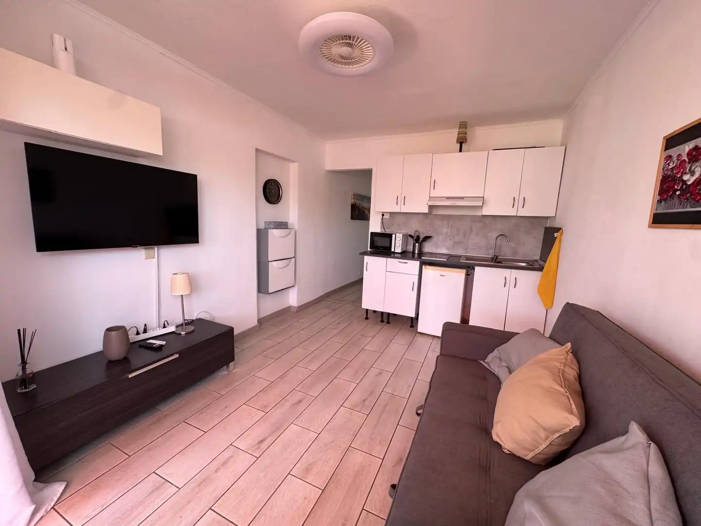 Sala de estar de Apartamento en venta en Arona con Terraza, Amueblado y Piscina comunitaria