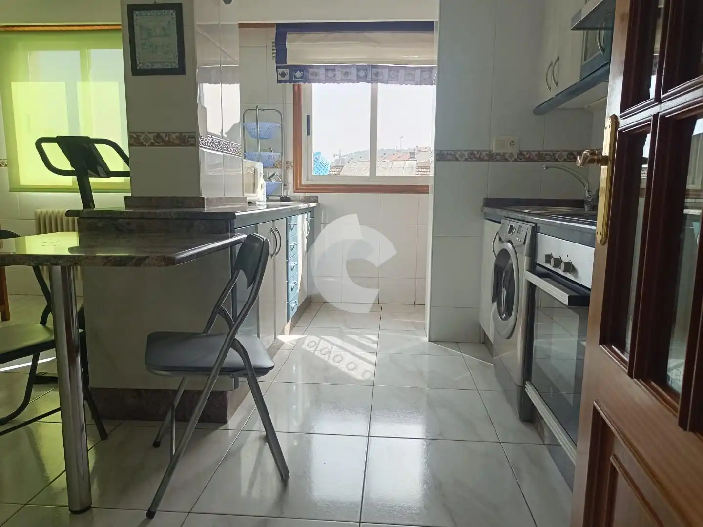 Cuina de Dúplex de lloguer en Barbadás amb Calefacció, Parquet i Traster