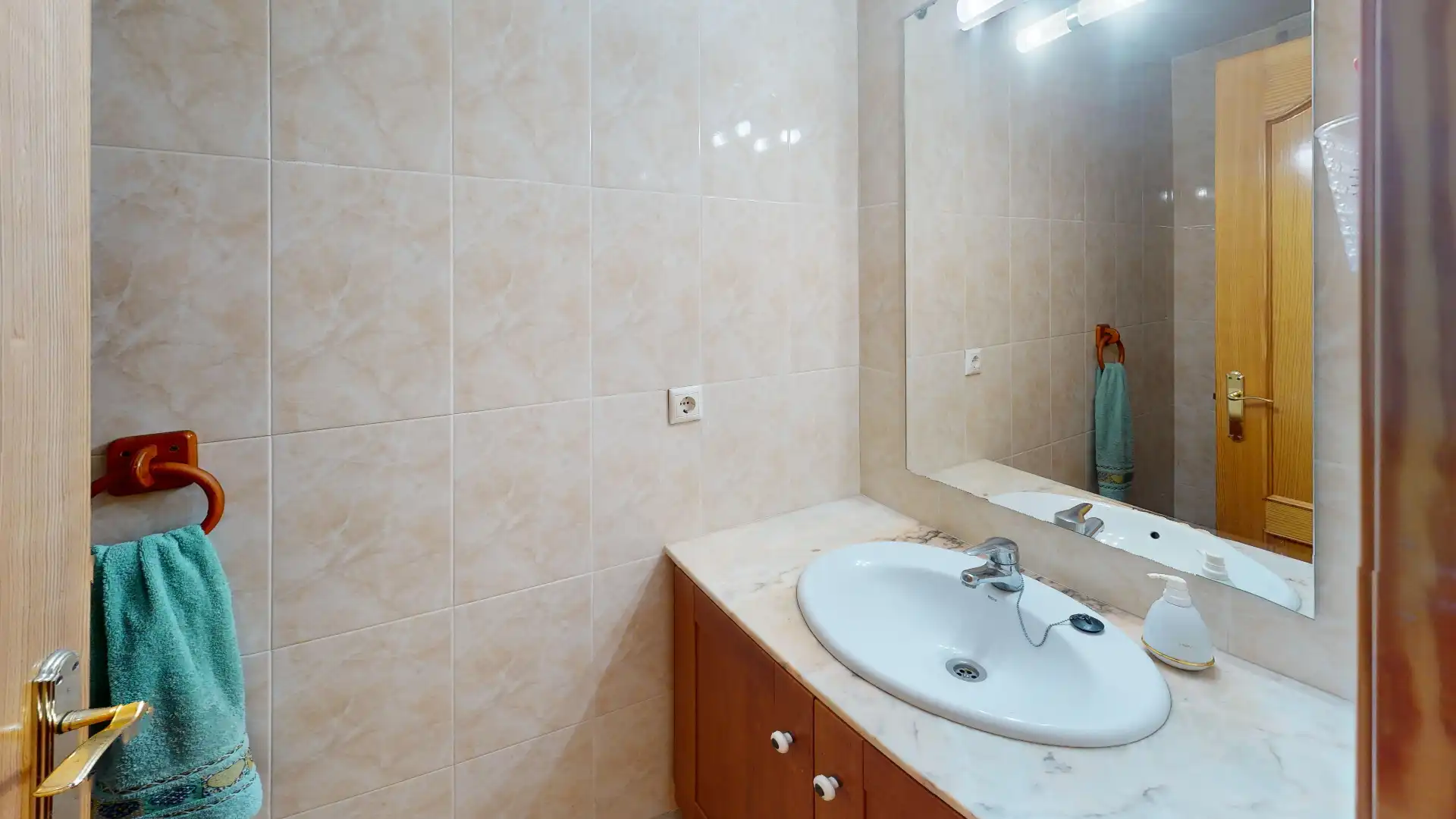Baño de Casa o chalet en venta en Alicante / Alacant con Aire acondicionado, Jardín privado y Terraza