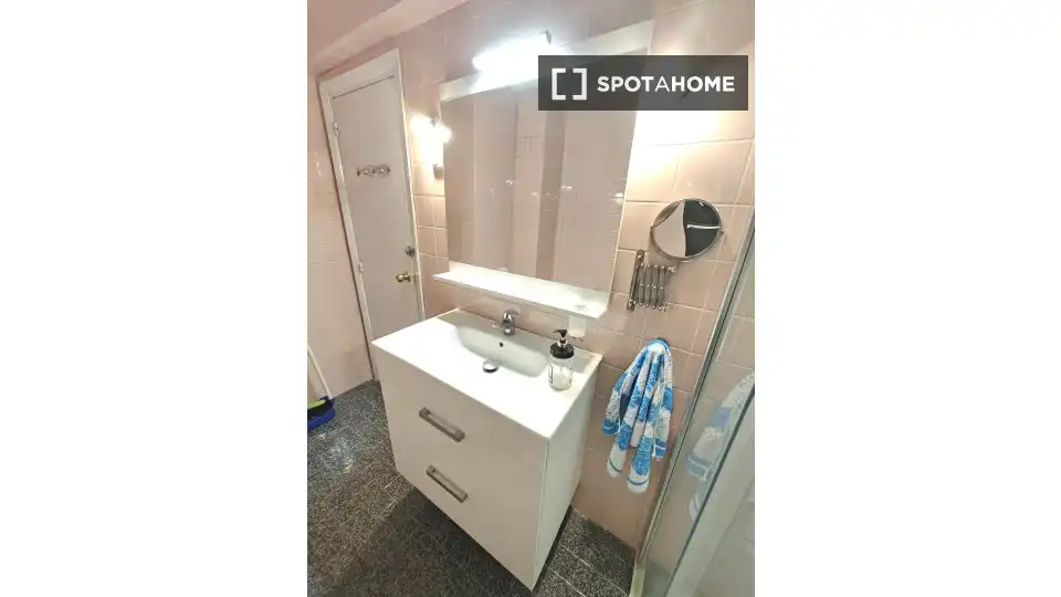 Bany de Apartament per a compartir en Leioa amb Aire condicionat, Calefacció i Terrassa
