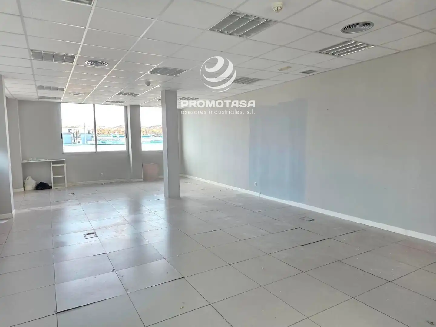 Oficina de alquiler en Rivas-Vaciamadrid con Aire acondicionado, Calefacción y Internet