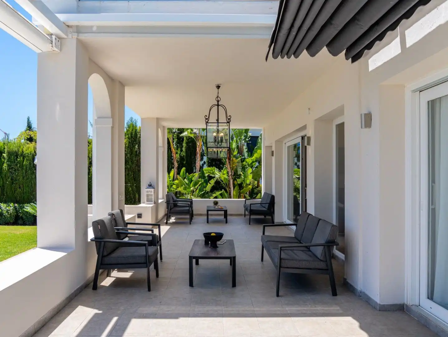 Terrassa de Casa o xalet en venda en Marbella amb Aire condicionat, Jardí privat i Terrassa