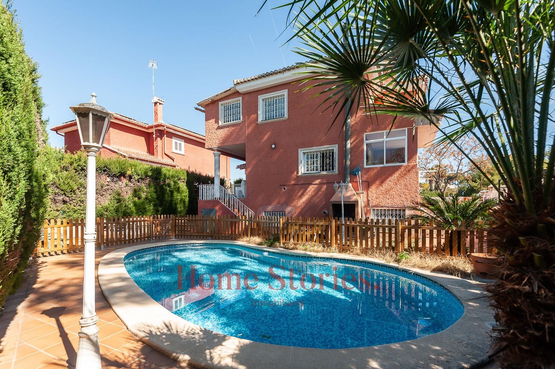 Exterior view of House or chalet for sale in Paterna  with Air Conditioner, Heating and Private garden