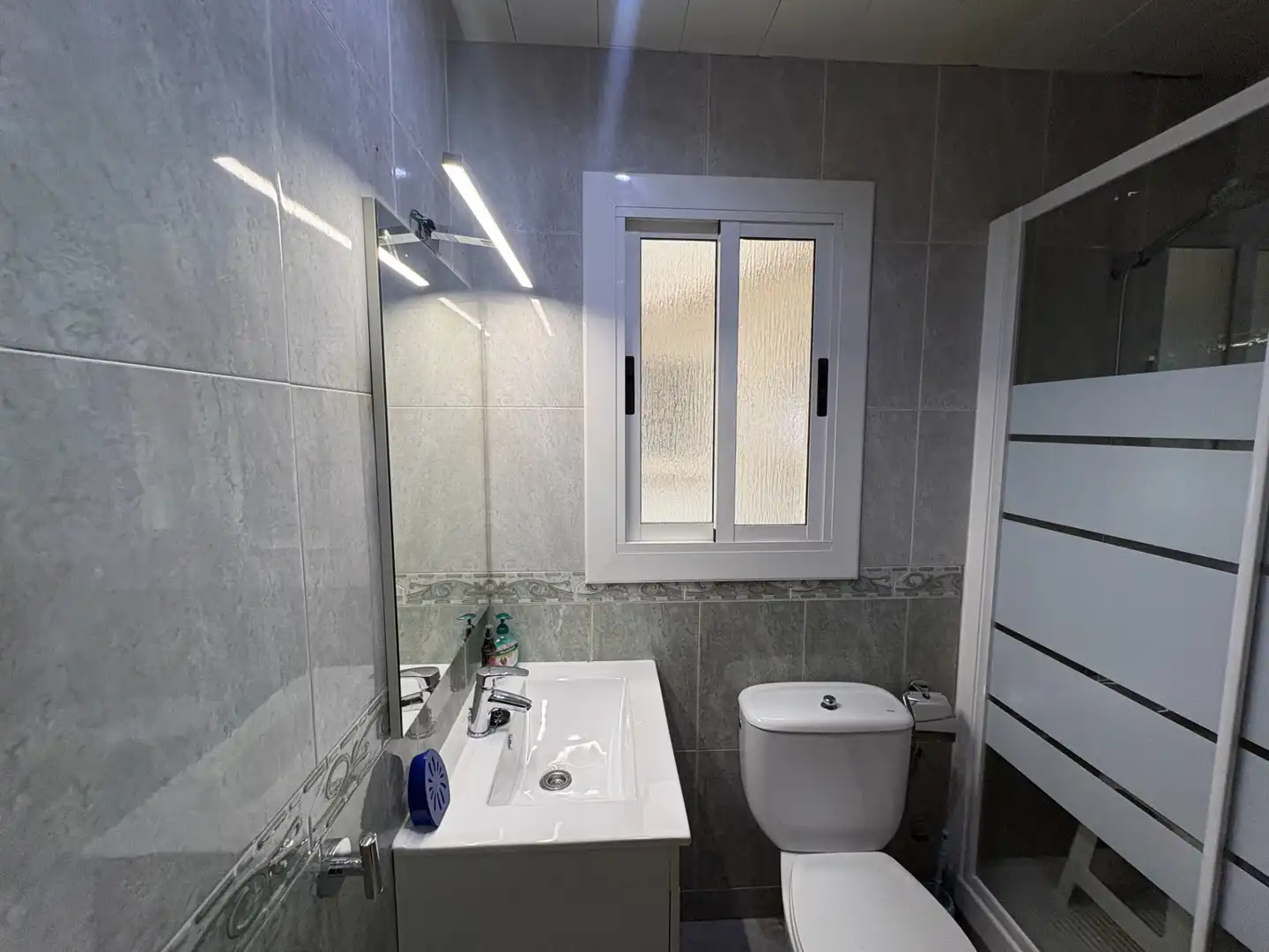 Badezimmer von Wohnung zum Verkauf in Badalona mit Balkon