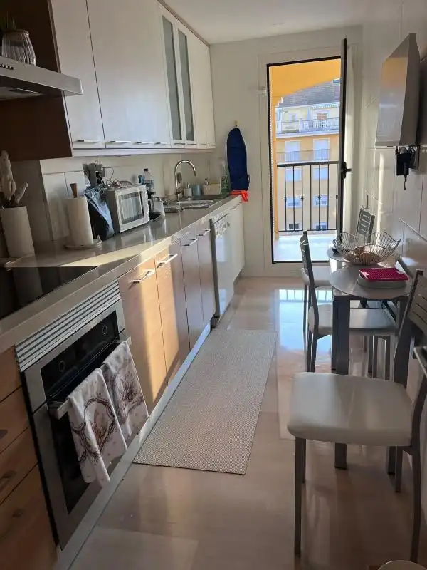 Cuina de Pis de lloguer en Dénia amb Aire condicionat, Calefacció i Terrassa