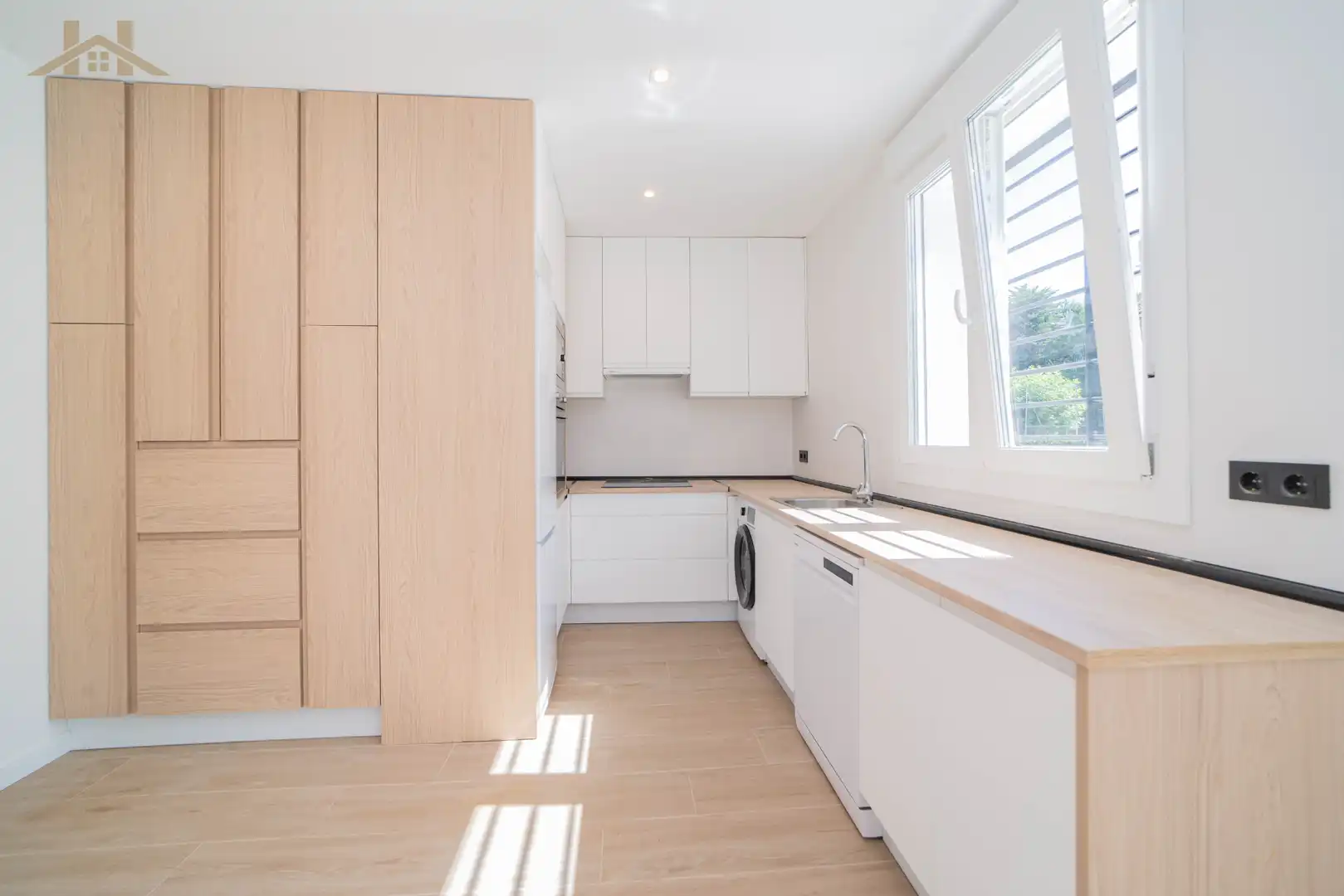 Kitchen of Flat for sale in Majadahonda  with Heating, Oven and Washing machine