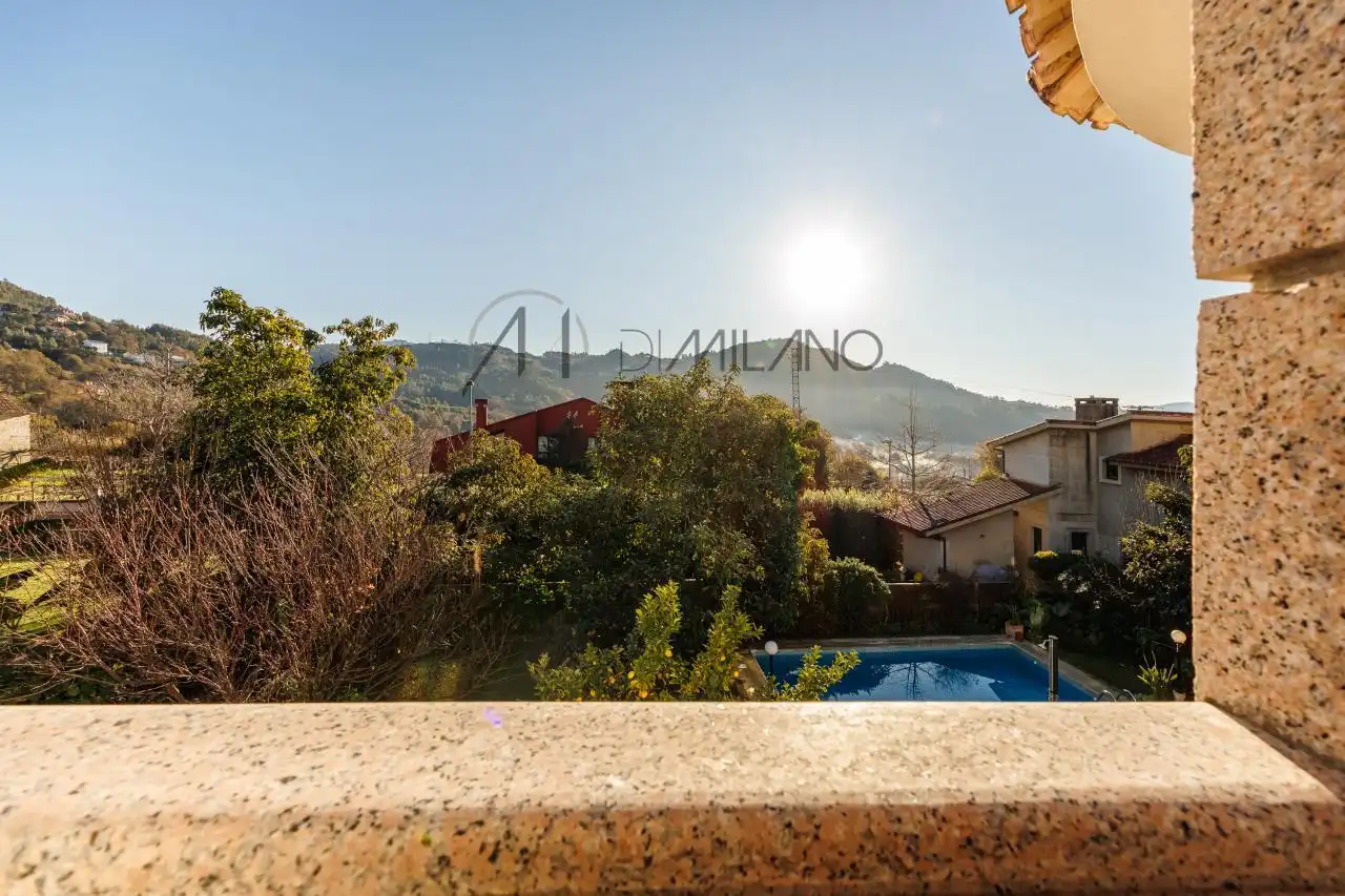 Terrassa de Casa o xalet en venda en Nigrán amb Calefacció, Jardí privat i Terrassa