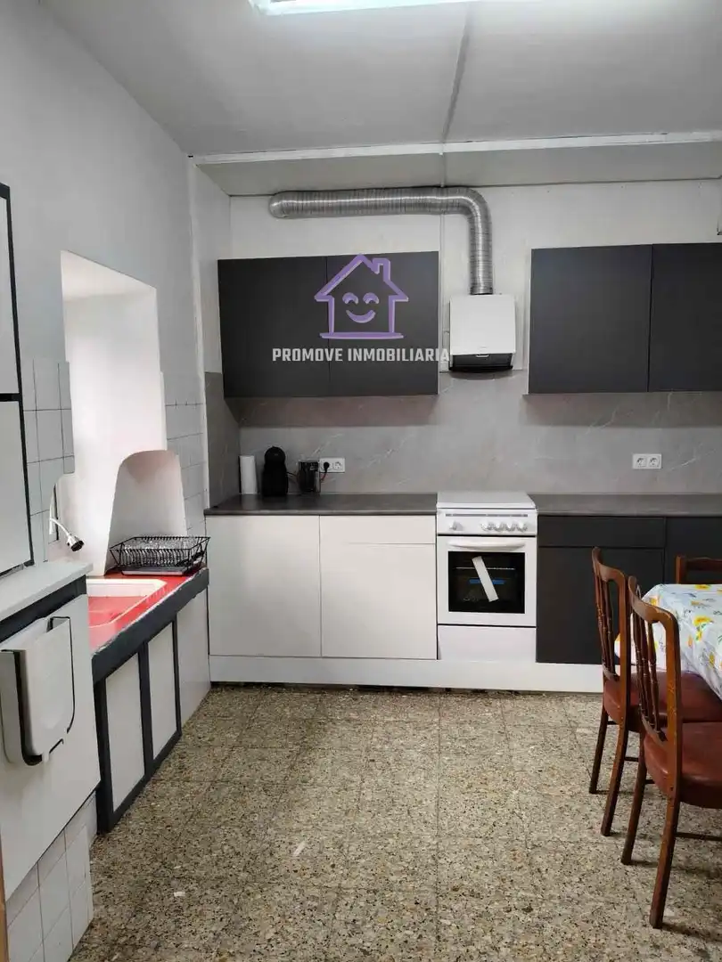 Cocina de Casa o chalet de alquiler en Arteixo con Jardín privado y Amueblado