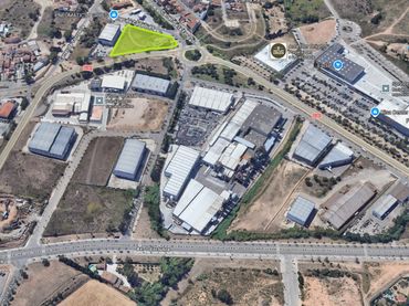 Terreno industrial en venta en Carrer de Cadaqués 12