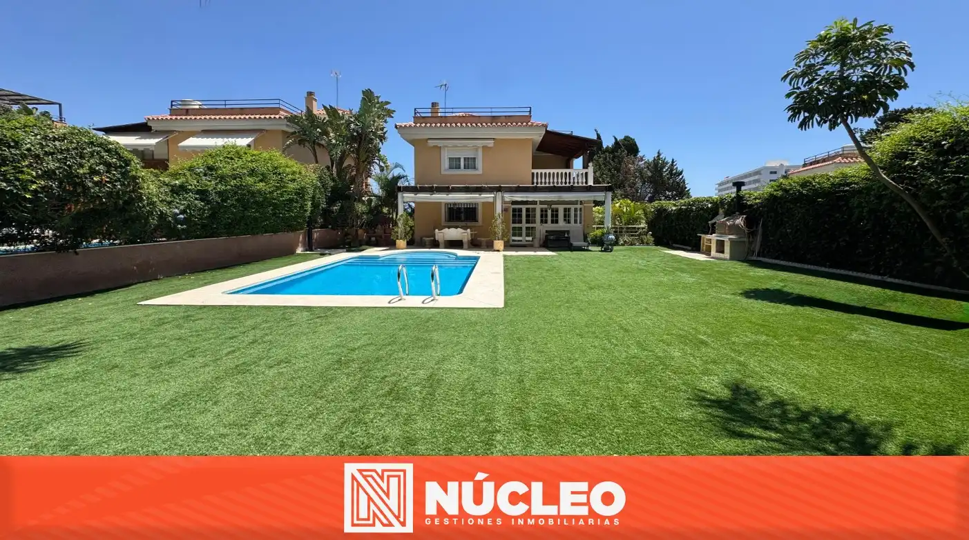 Jardín de Casa o chalet en venta en Torremolinos con Aire acondicionado, Calefacción y Jardín privado