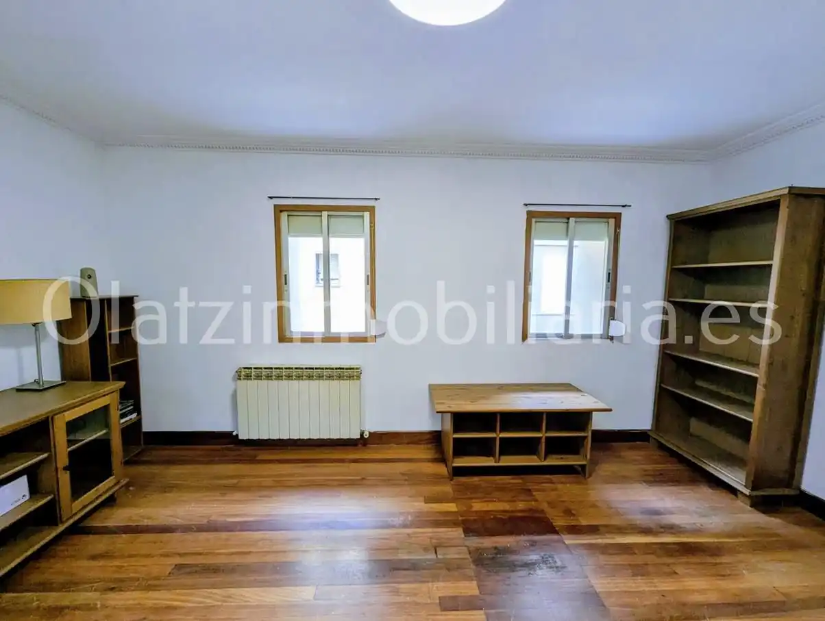 Sala d'estar de Pis en venda en Amurrio amb Calefacció i Balcó