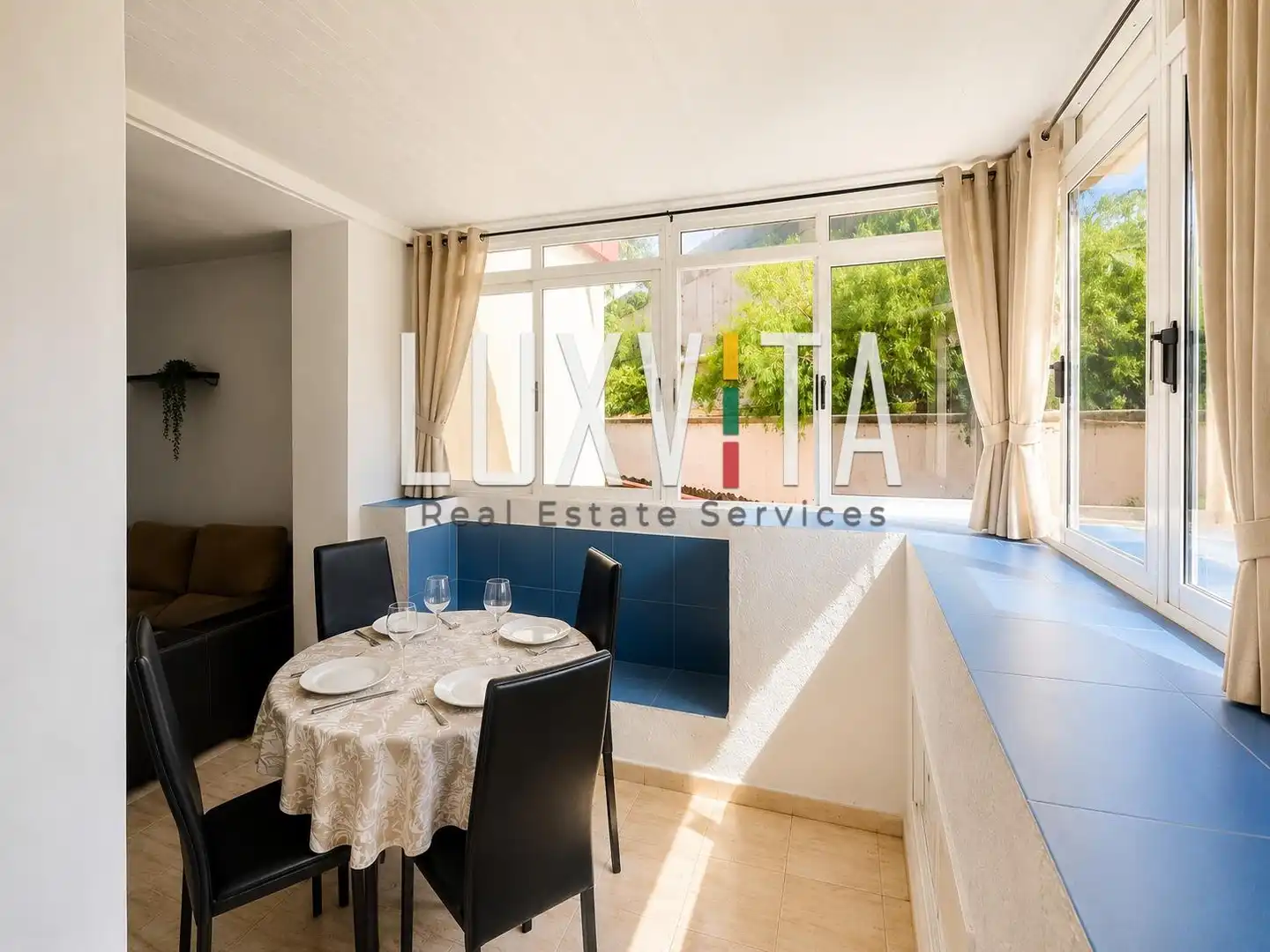 Apartamento en venta en Adeje con Amueblado y Piscina comunitaria