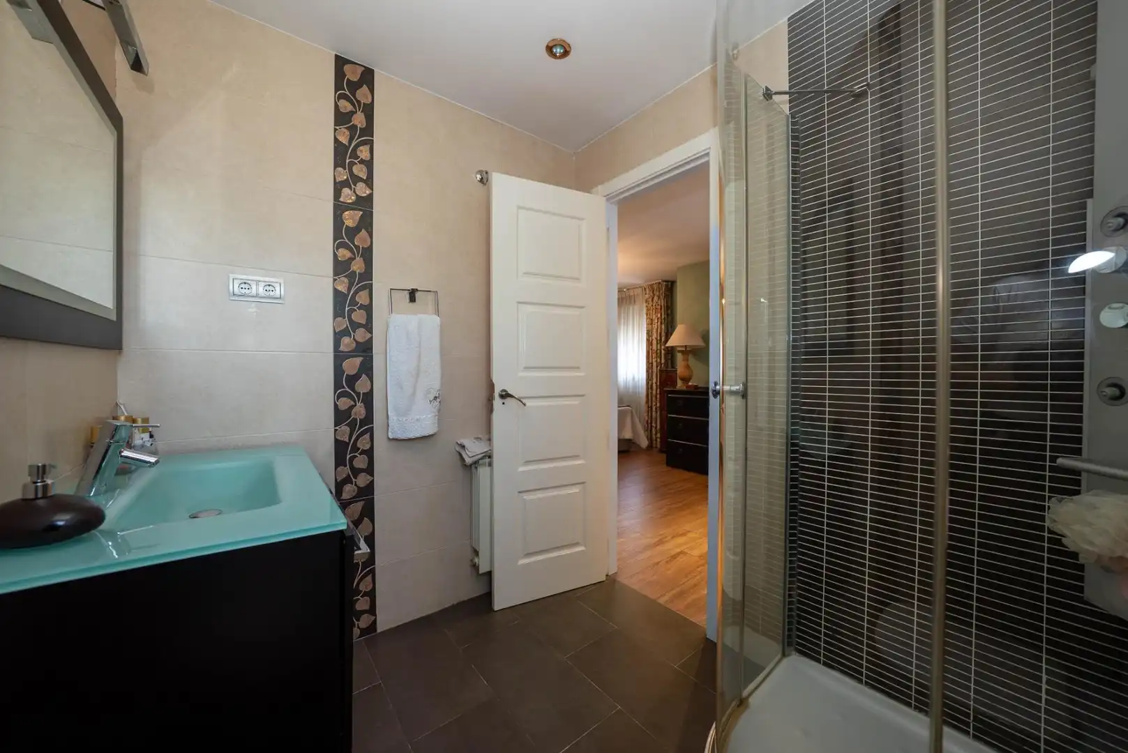 Baño de Casa adosada en venta en Leganés con Aire acondicionado, Calefacción y Jardín privado