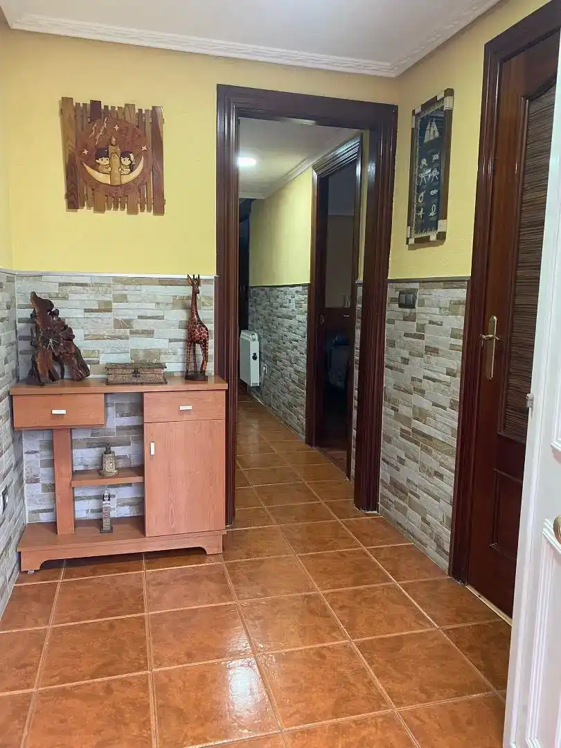 Casa adosada en venda en Mieres (Asturias) amb Balcó