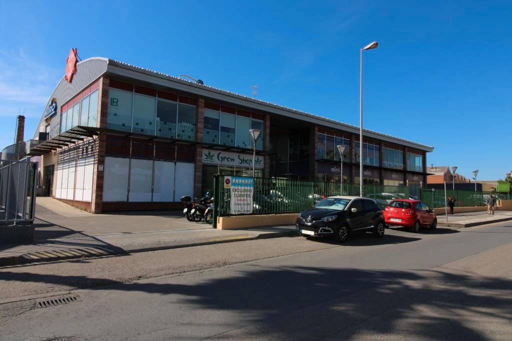 Exterior view of Premises for sale in Vilanova i la Geltrú