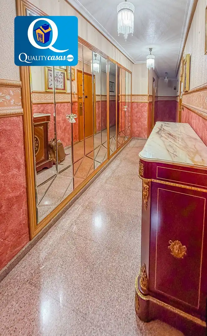 Appartement compact avec ascenseur à vendre à Plaza Castelar - Mercado Central