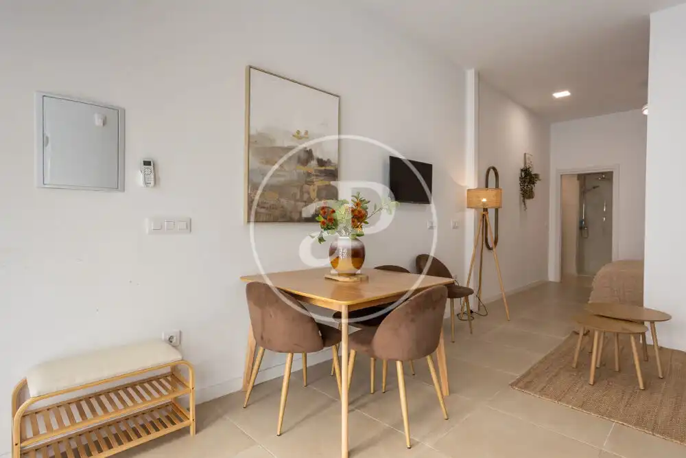 Menjador de Loft de lloguer en Valencia amb Aire condicionat i Moblat