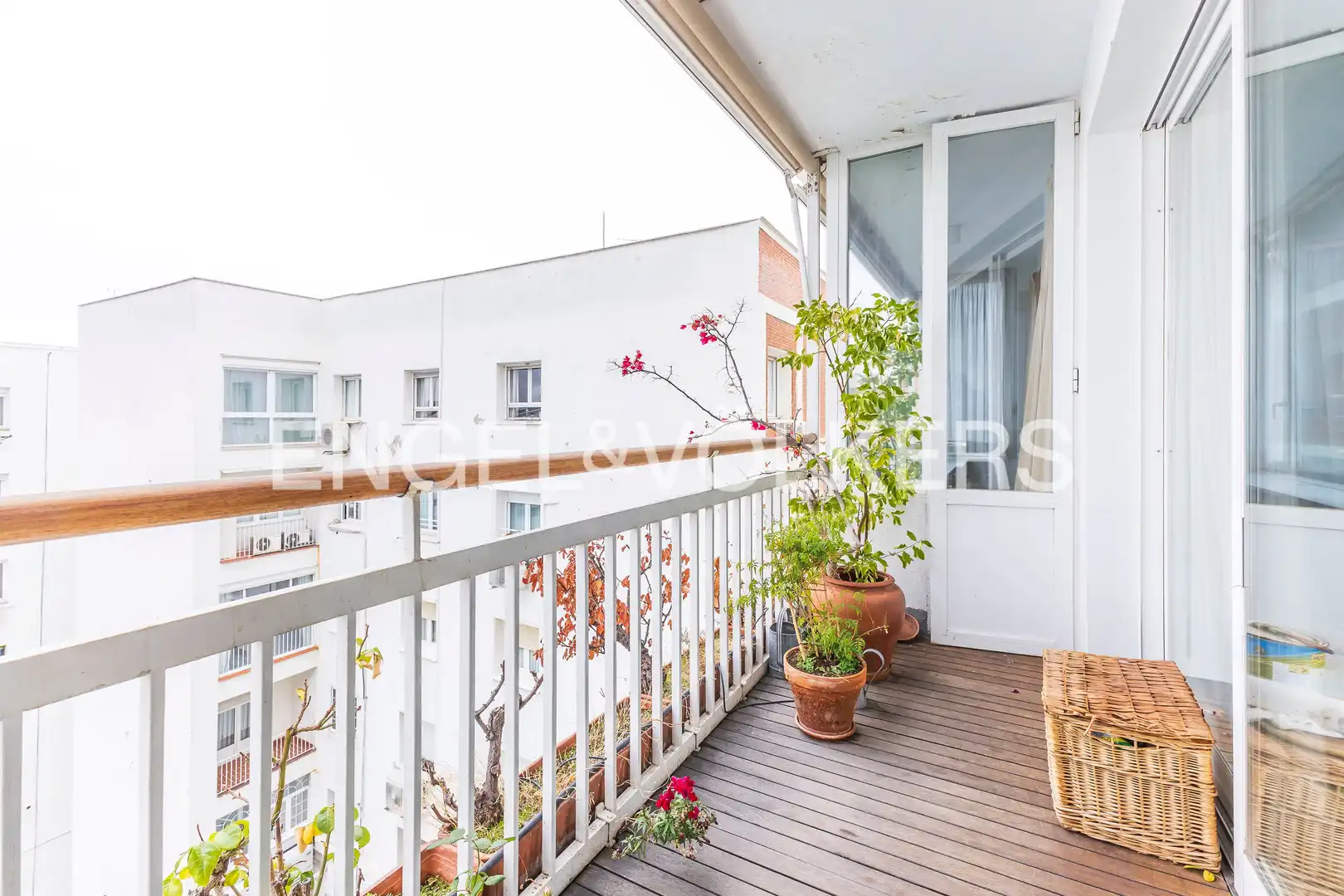 Balcony of Flat for sale in Madrid  with Air Conditioner, Heating and Parquet flooring