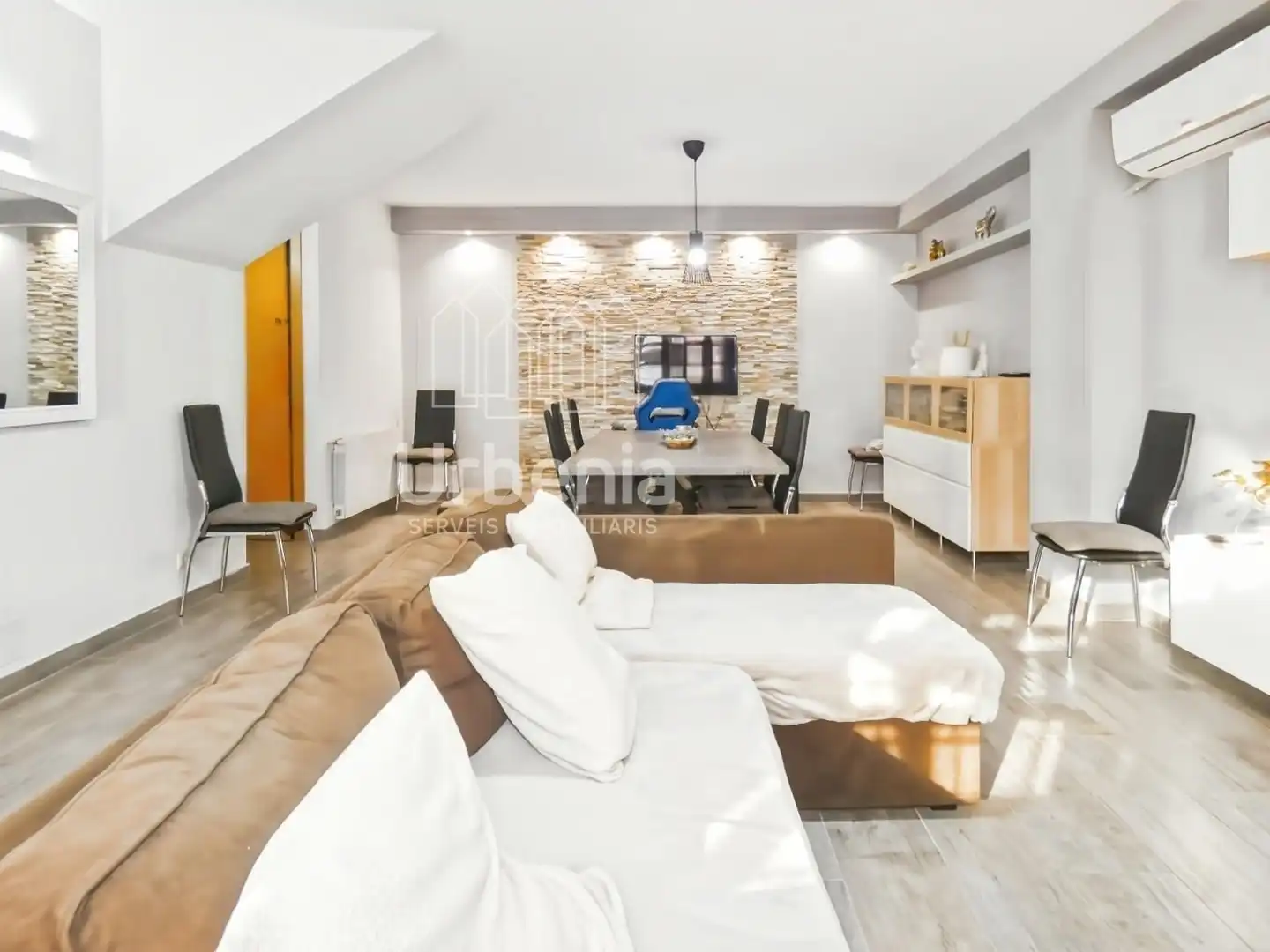 Sala d'estar de Casa o xalet en venda en Mataró amb Aire condicionat, Calefacció i Terrassa