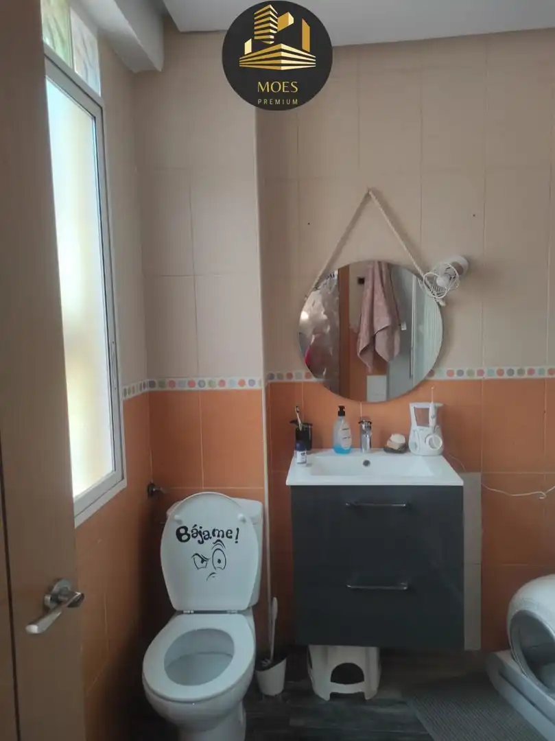 Bany de Pis en venda en Jaén amb Aire condicionat, Calefacció i Terrassa