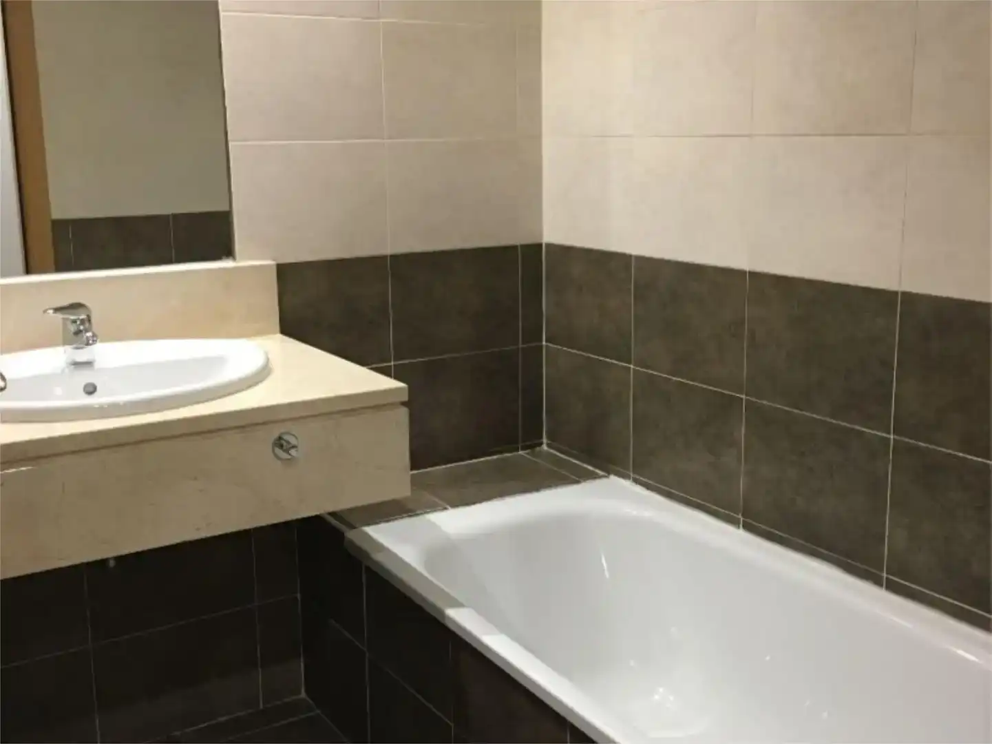 Badezimmer von Dachboden zur Miete in San Sebastián de los Reyes mit Klimaanlage, Schwimmbad und Balkon