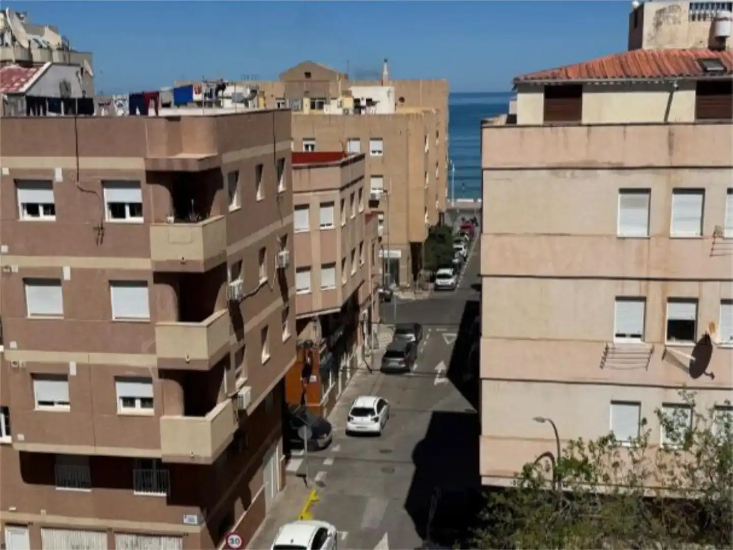 Vista exterior de Pis en venda en Melilla amb Aire condicionat i Moblat