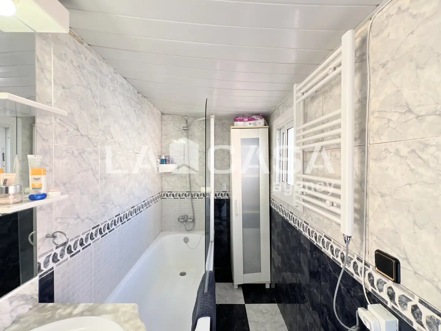 Baño de Ático en venta en Badalona con Calefacción y Terraza