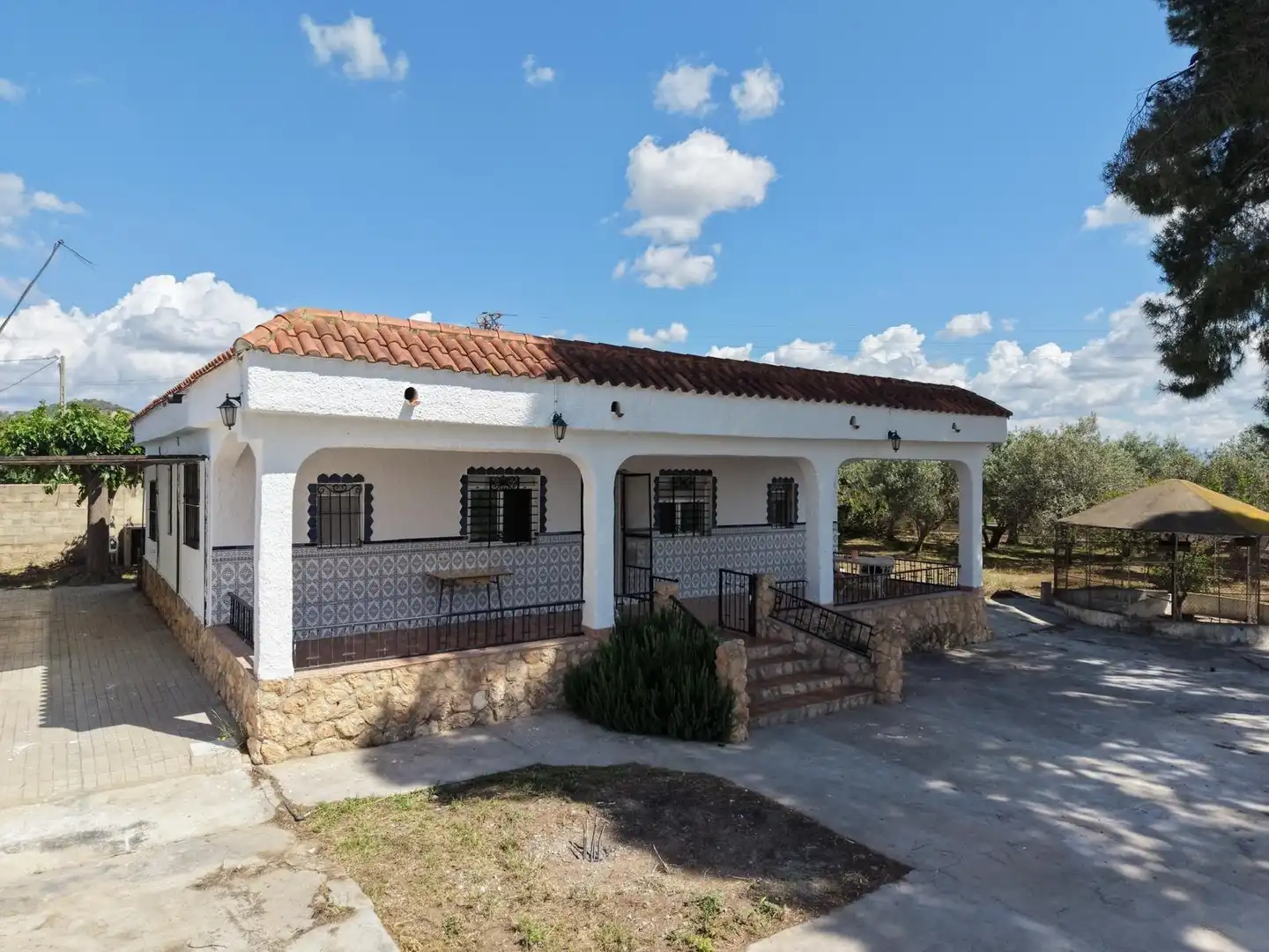 Exterior view of Houses for sale in Llíria  with Air Conditioner, Private garden and Terrace