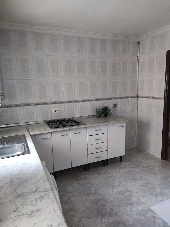 Kitchen of Flat for sale in Sevilla  with Air Conditioner and Storage room