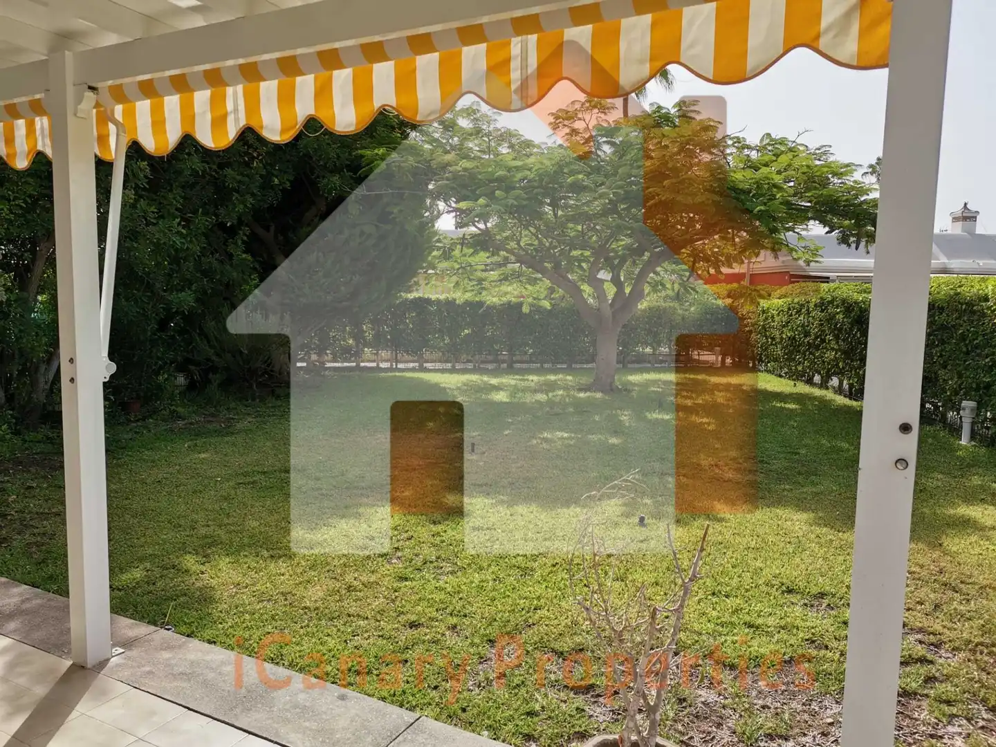 Casa adosada de alquiler en San Bartolomé de Tirajana con Aire acondicionado, Jardín privado y Terraza