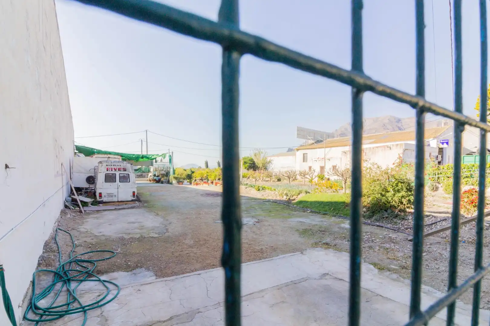 Außenansicht von Fabrikhallen zum Verkauf in Callosa de Segura
