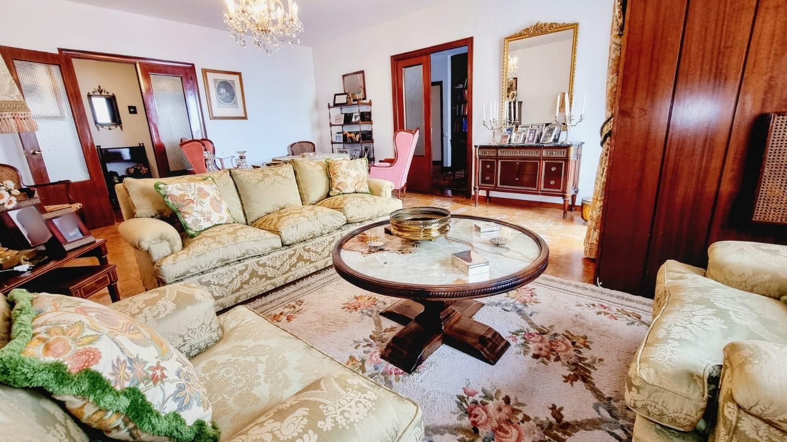 Sala d'estar de Pis en venda en  Cádiz Capital amb Parquet i Terrassa