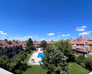 Piscina de Casa adosada en venda en Valdemoro amb Aire condicionat, Terrassa i Balcó