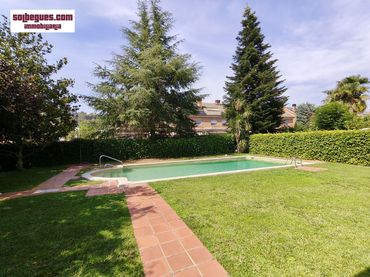 Maison mitoyenne avec piscine à vendre à Begues