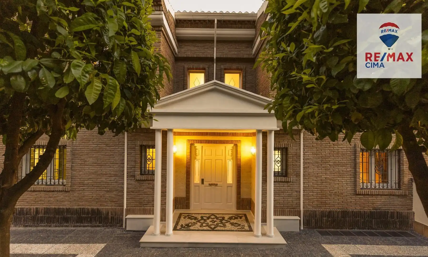 Chalet con terraza en venta en Genil, imagen 2