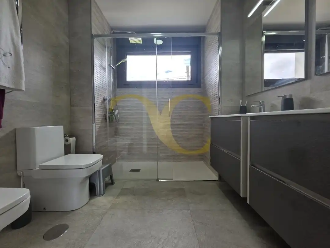 Baño de Casa o chalet en venta en Llanes con Calefacción, Jardín privado y Terraza