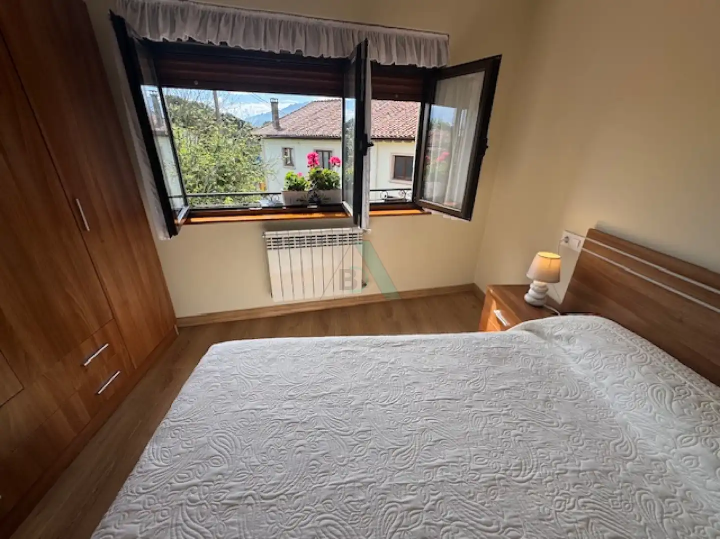 Dormitori de Casa o xalet en venda en Llanes amb Jardí privat