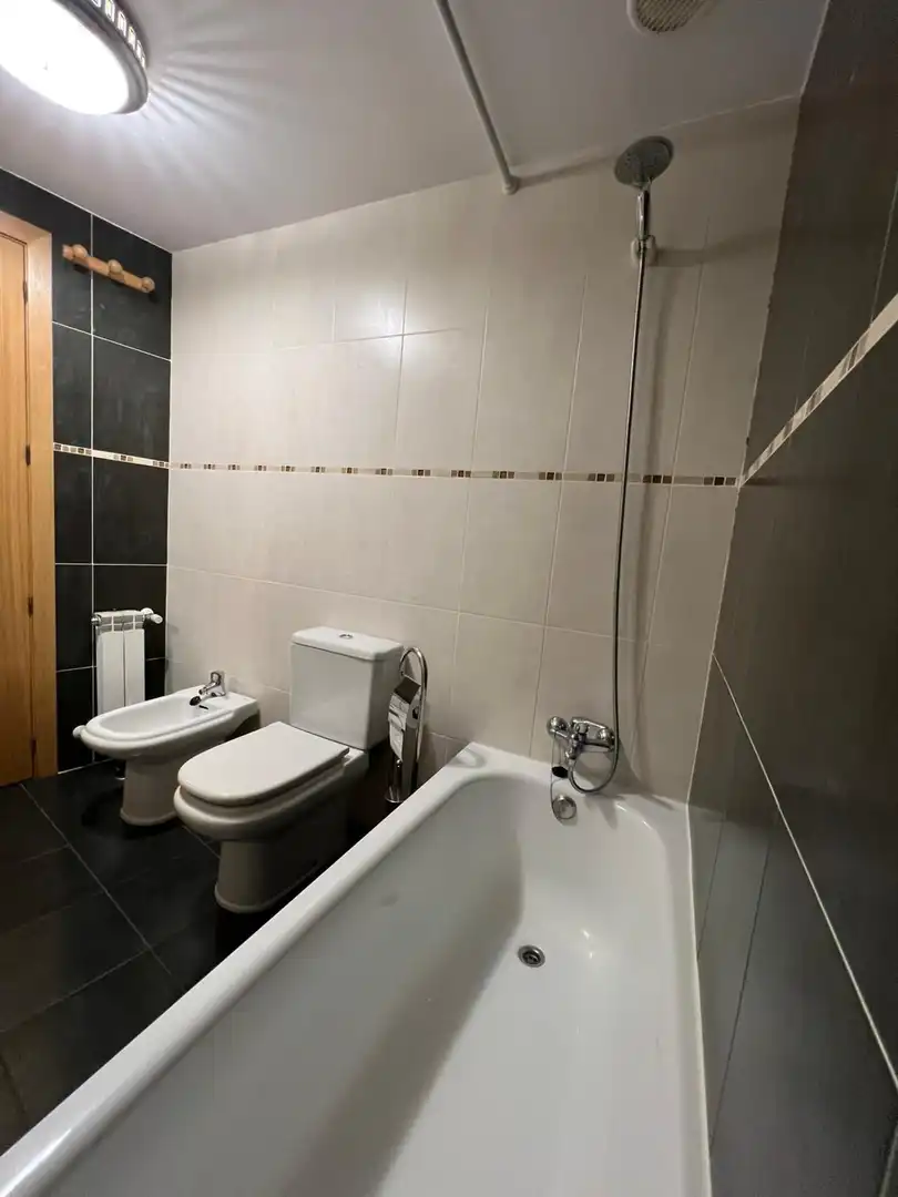 Badezimmer von Wohnung zum Verkauf in Ávila mit Terrasse und Abstellraum