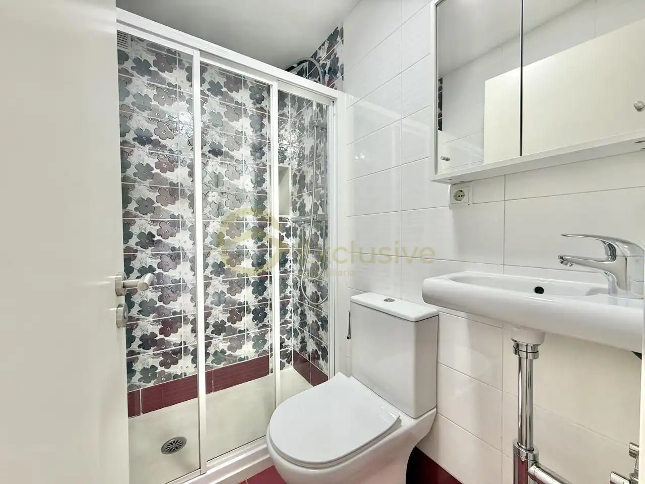 Baño de Casa o chalet en venta en Avilés con Calefacción, Parquet y Trastero