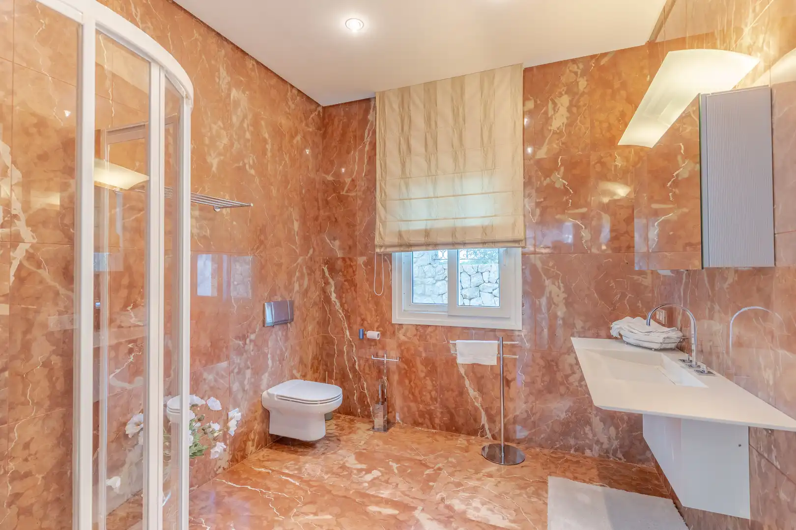 Badezimmer von Country house zur Miete in Calvià mit Klimaanlage, Heizung und Terrasse