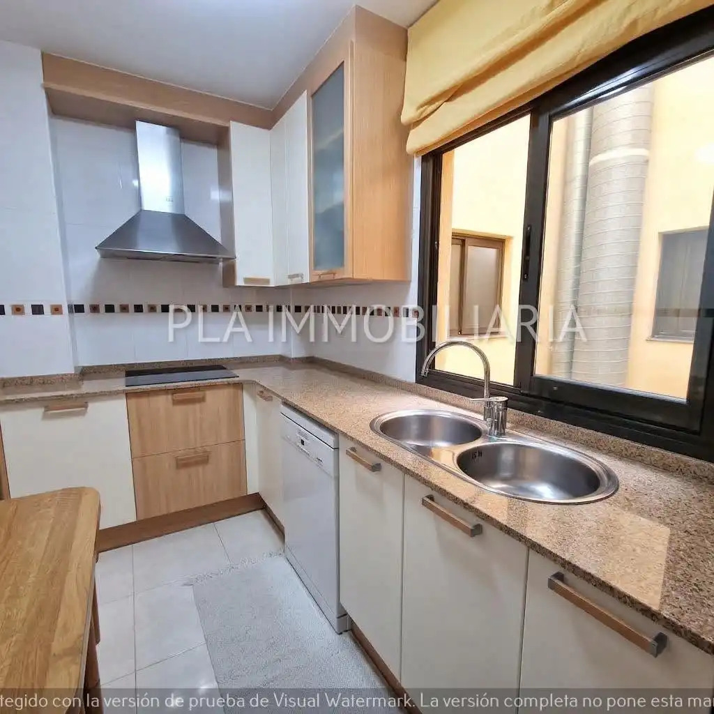 Piso con terraza en venta en Carrer de Cuba 48, imagen 9