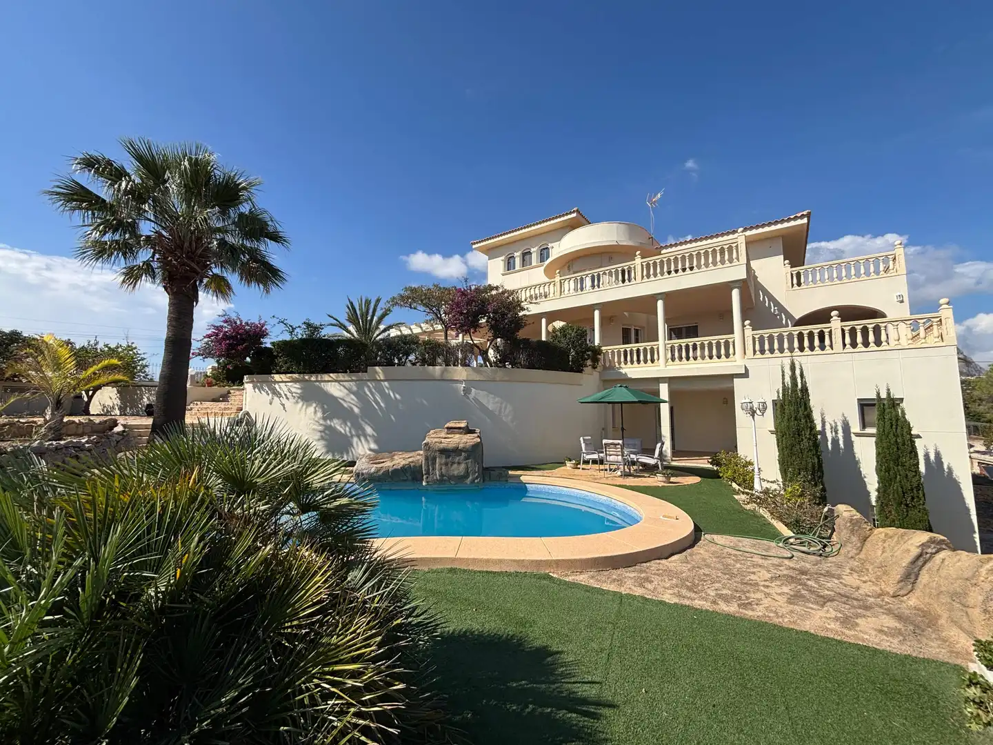Chalet con piscina en venta en Urbanizaciones, imagen 69