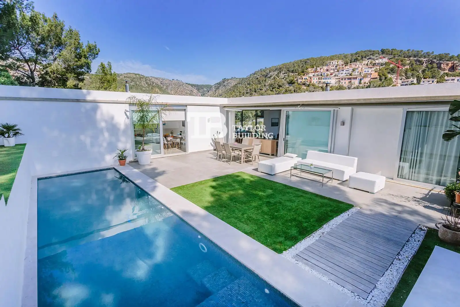 Detached house with terrace for sale in Santa Lavinia