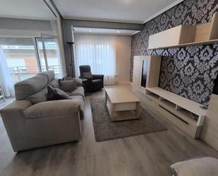 Sala d'estar de Apartament de lloguer en León Capital  amb Calefacció, Terrassa i Traster