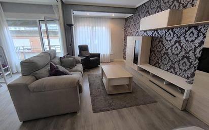 Sala d'estar de Apartament de lloguer en León Capital  amb Calefacció, Terrassa i Traster
